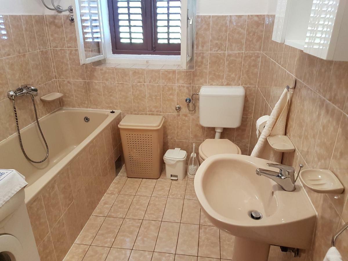 Apartment Marija & Iko Трогир Екстериор снимка